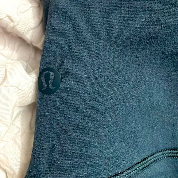 Lululemon leggings - like new. - Picture 4 of 4